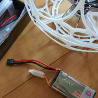 3S850mAhのバッテリーでドローンサッカーの練習