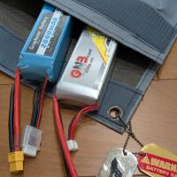 Laylax製防爆耐火バッグに入ったLipoバッテリー